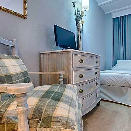 Ribaeta فندق