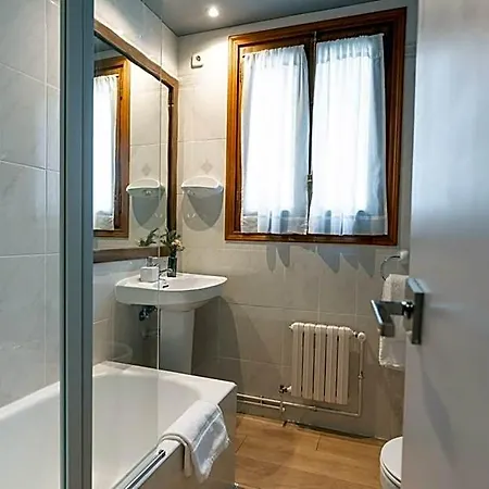 Ribaeta 2* Viella (Siero)