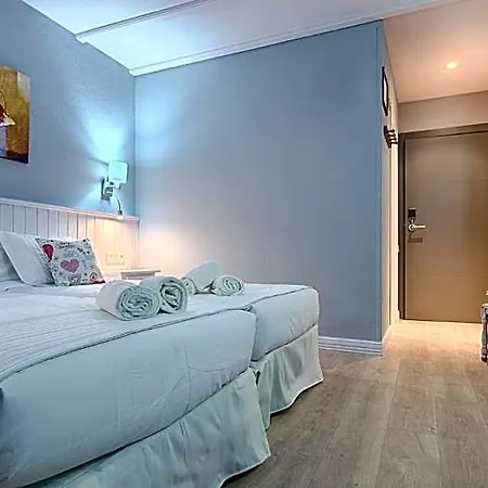 Ribaeta Hotel 2*