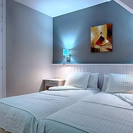Ribaeta Hotel Viella (Siero)